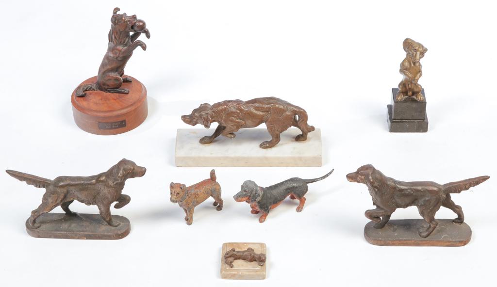 GROUP OF DOG BOOKENDS AND STATUES. (1 of 3)