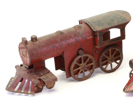 AMERICAN FRICTION TRAIN ENGINE TOY. (1 of 2)