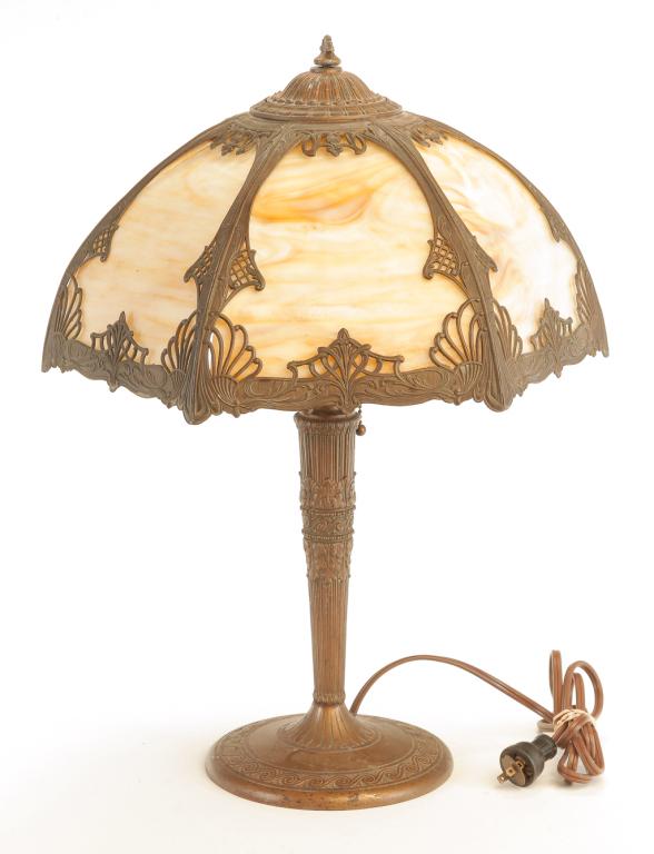 AMERICAN MILLER LAMP COMPANY TABLE LAMP. (1 of 3)