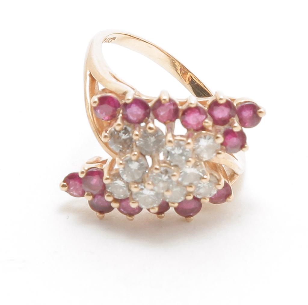 VINTAGE DIAMOND AND RUBY COCKTAIL RING. (1 of 3)