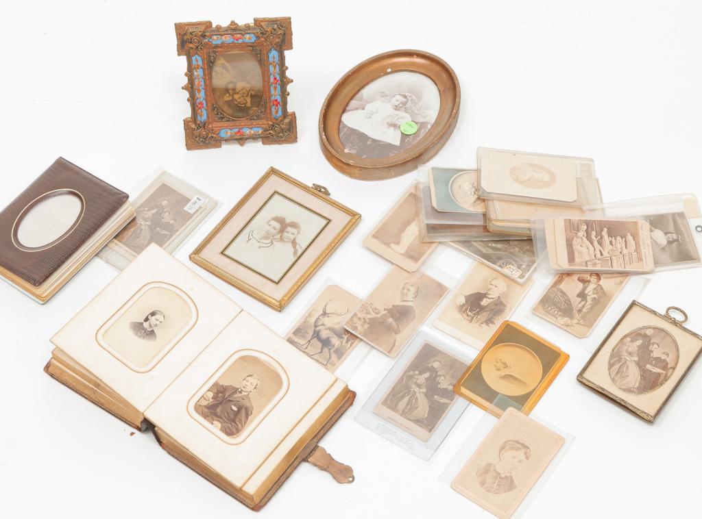 GROUP OF PHOTOS AND CDVS INCLUDING LINCOLN. (1 of 7)