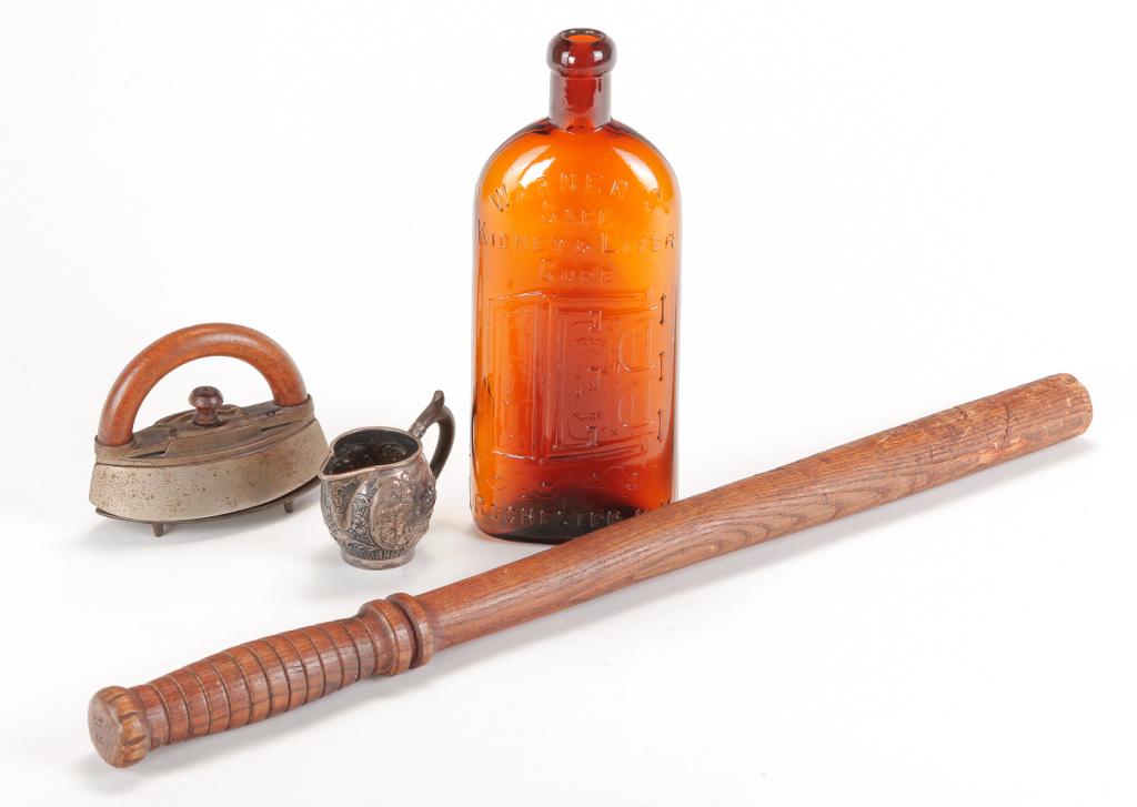 FOUR ITEMS INCLUDING SILVER CREAMER. (1 of 5)