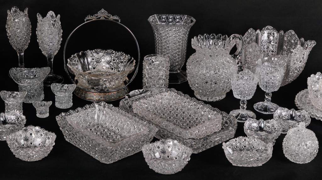 GROUP OF AMERICAN DAISY & BUTTON PATTERN GLASS. (1 of 16)