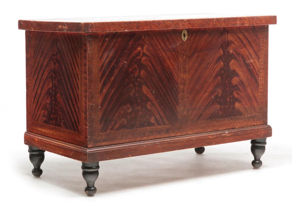 OHIO DECORATED SHERATON BLANKET CHEST. (1 of 6)