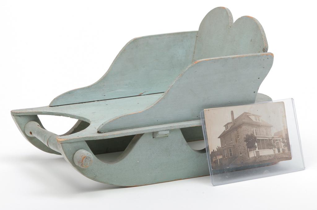 AMERICAN DOLL SLED. (1 of 4)