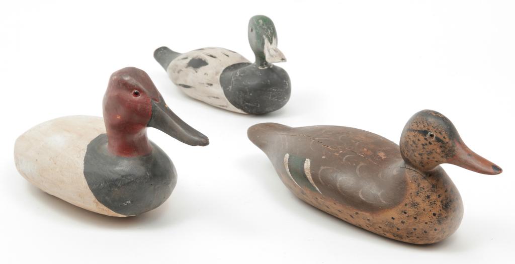 THREE AMERICAN DUCK DECOYS. (1 of 3)