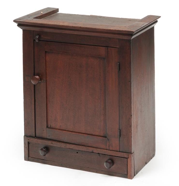 ZOAR HANGING CABINET. (1 of 4)