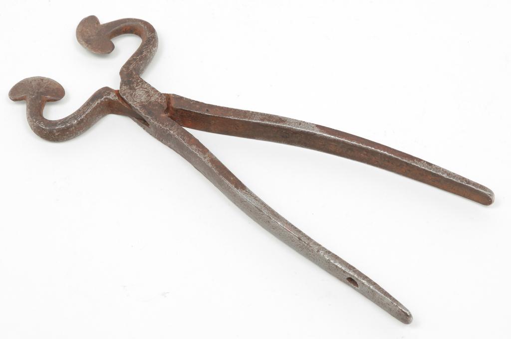 AMERICAN WROUGHT IRON SUGAR NIPPERS. (1 of 2)
