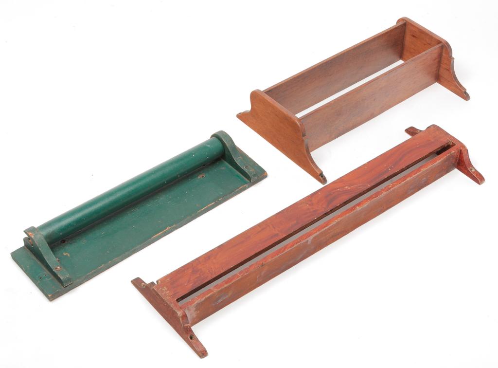 THREE AMERICAN WOODENWARE PIECES. (1 of 2)