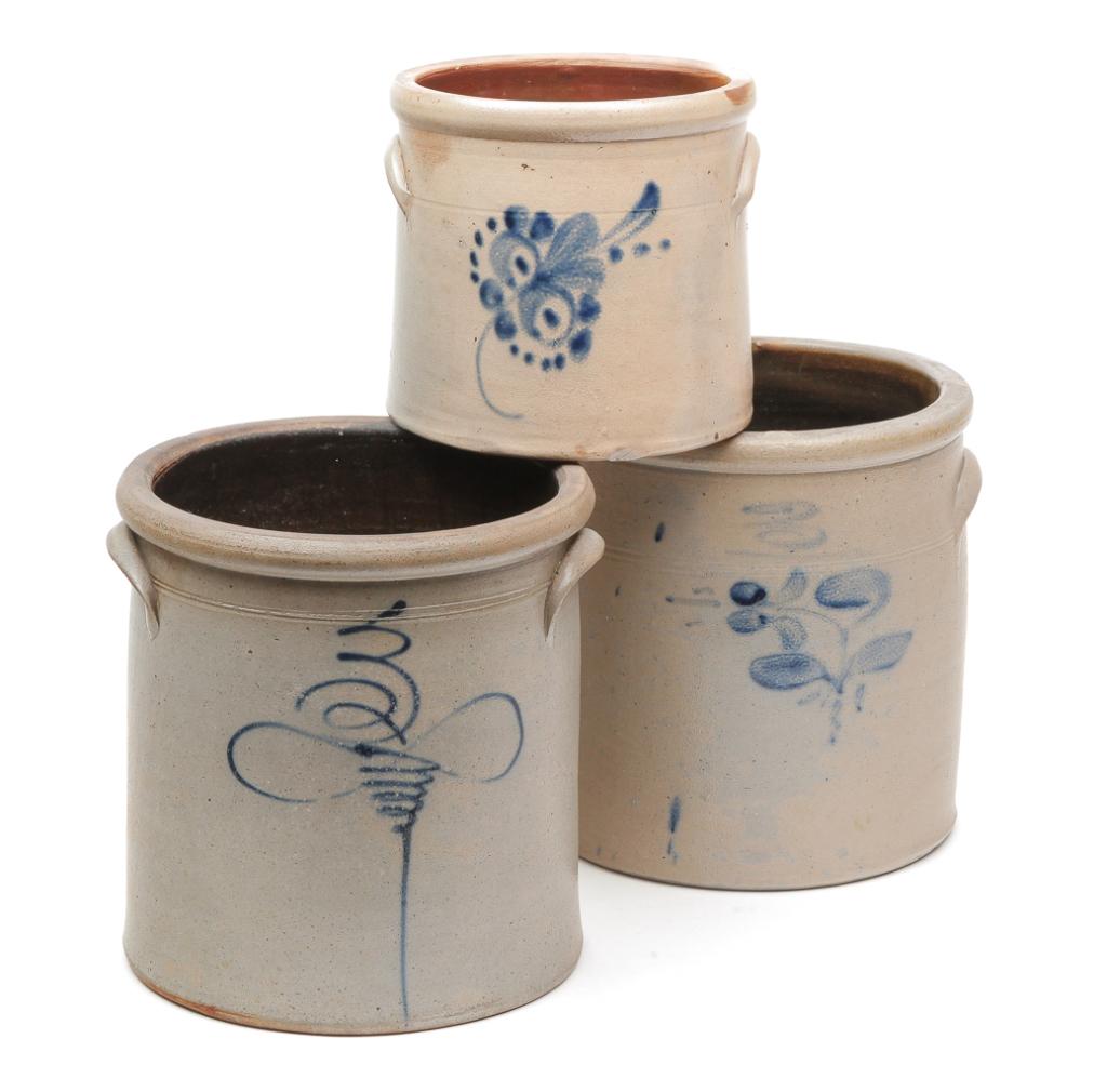 THREE AMERICAN STONEWARE CROCKS. (1 of 3)