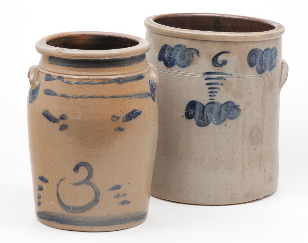 TWO AMERIACN STONEWARE CROCKS. (1 of 5)