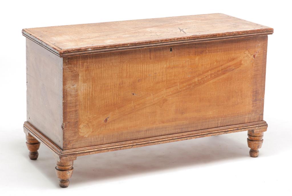 AMERICAN DECORATED SHERATON BLANKET CHEST. (1 of 5)