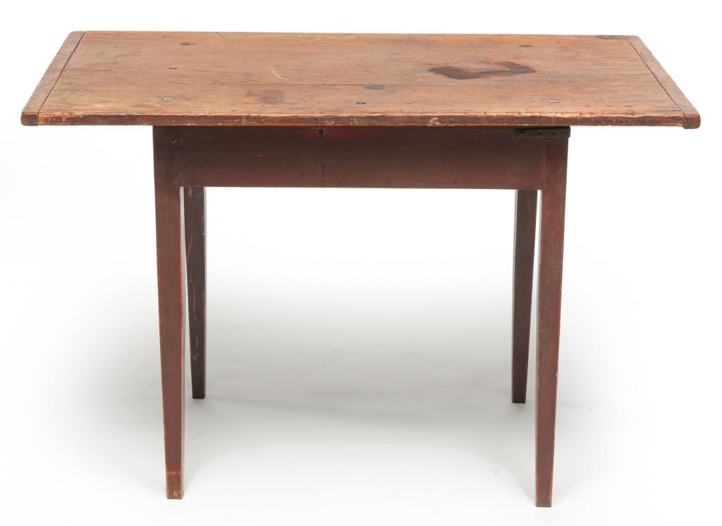 AMERICAN COUNTRY HEPPLEWHITE TABLE. (1 of 3)