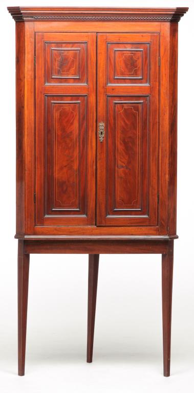 ENGLISH GEORGIAN CORNER CUPBOARD ON STAND. (1 of 4)