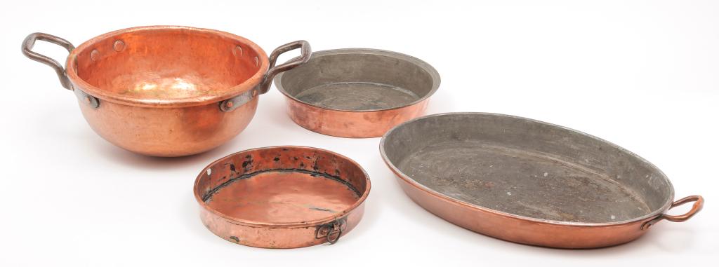 FOUR EUROPEAN COPPER PANS. (1 of 4)