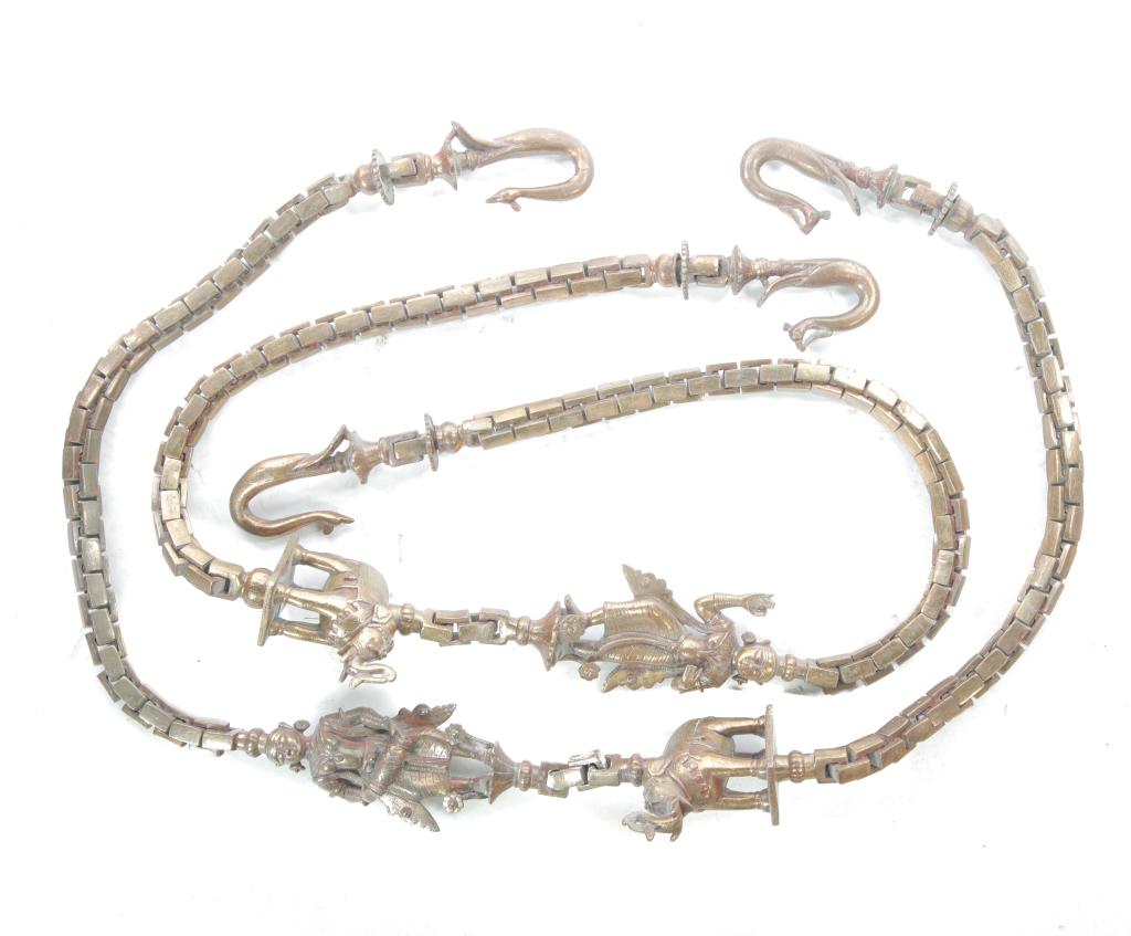 PAIR OF CAST BRASS ELEPHANT CHAINS. (1 of 4)