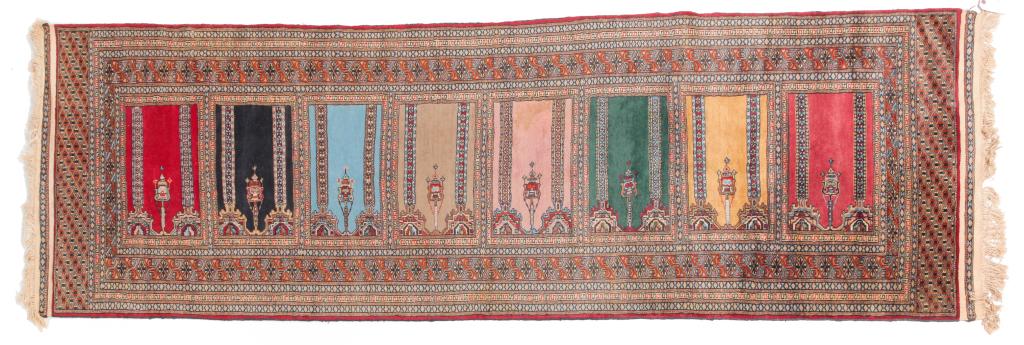 ORIENTAL RUNNER. (1 of 2)