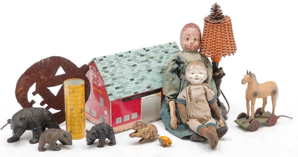 GROUP OF TOYS AND RELATED ITEMS. (1 of 3)