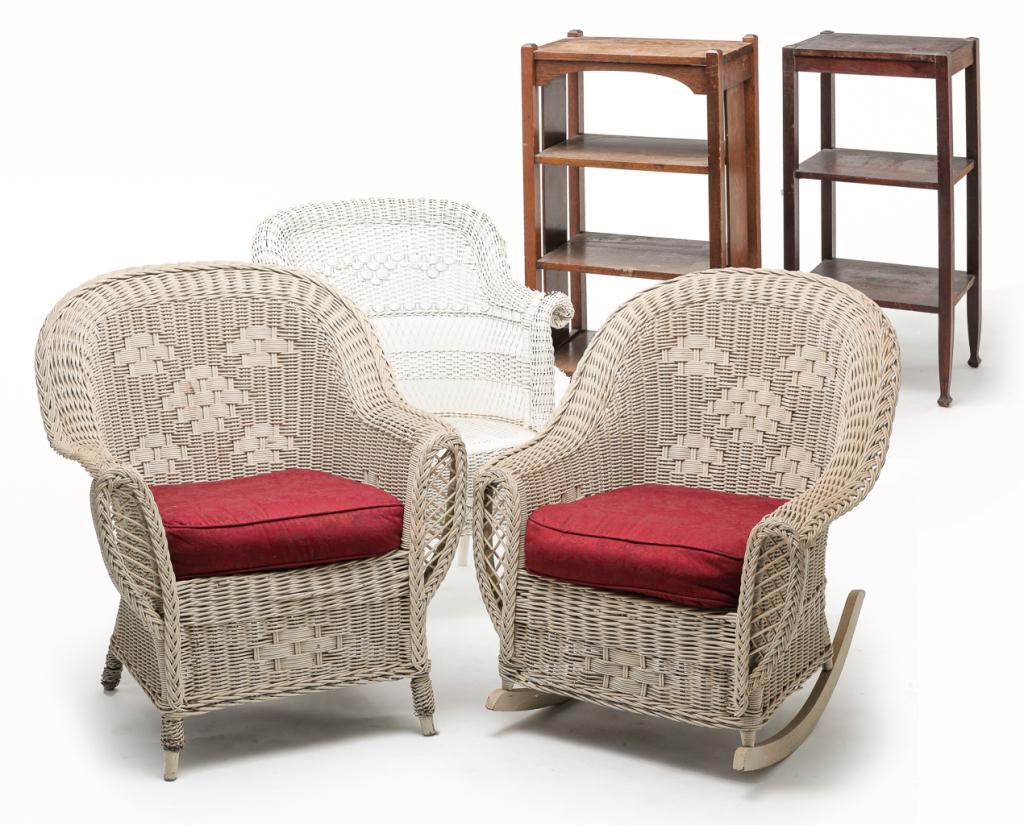 FIVE PIECES OF AMERICAN FURNITURE. (1 of 5)