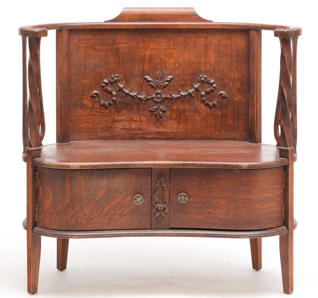 AMERICAN KIDNEY SHAPED HALL SEAT. (1 of 6)