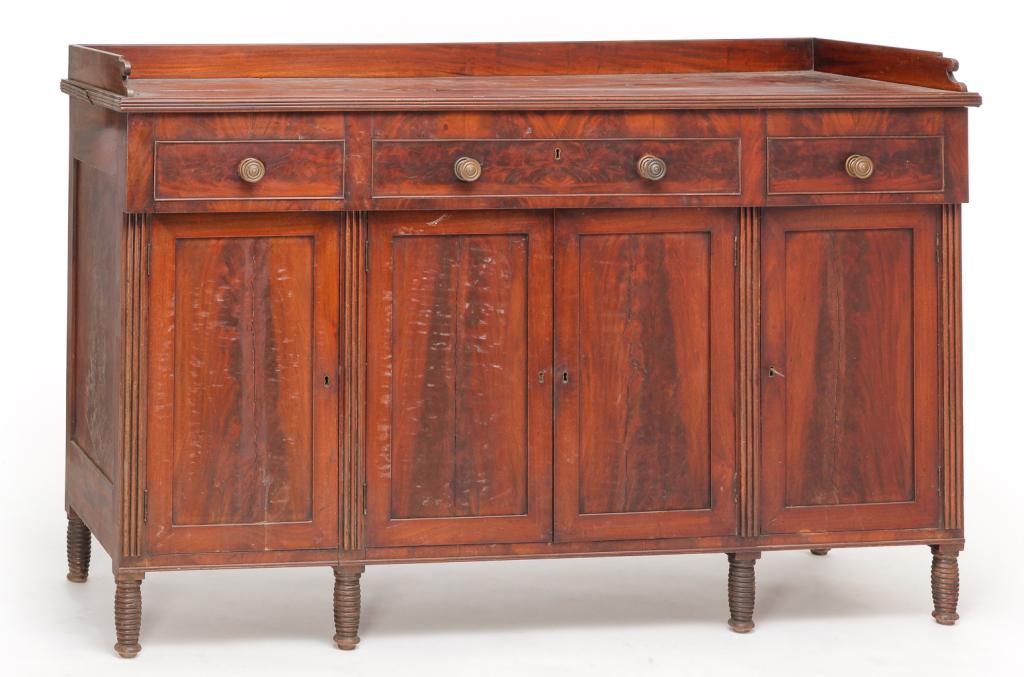 AMERICAN SHERATON SIDEBOARD. (1 of 3)