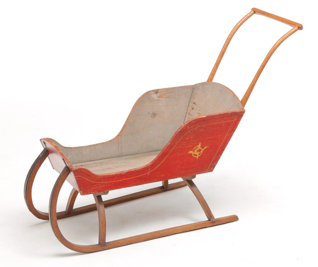 AMERICAN DECORATED DOLL SLEIGH. (1 of 3)