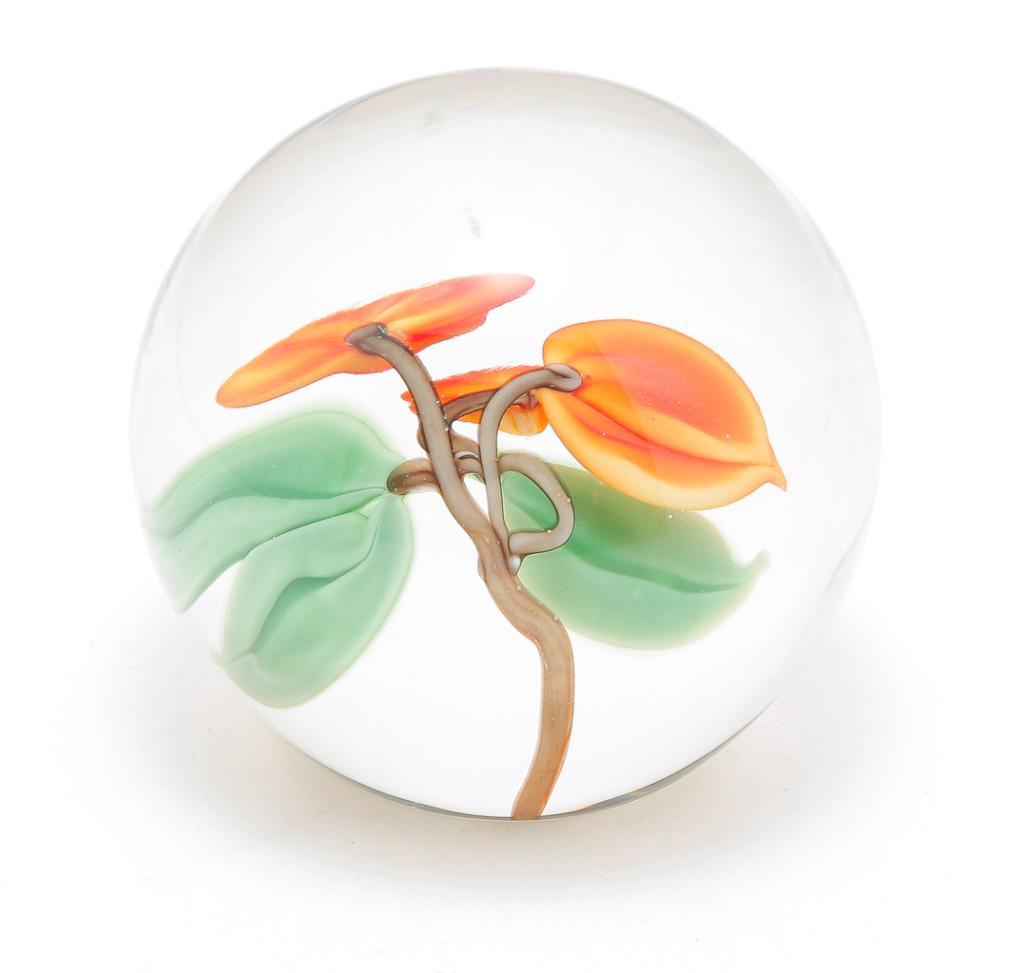 AMERICAN ORIENT & FLUME PAPERWEIGHT.: Late 20th century. Signed on bottom "Orient & Flume, L. Hudin 0776YBOF154" with original label. Peaches with foliage. 3"d.