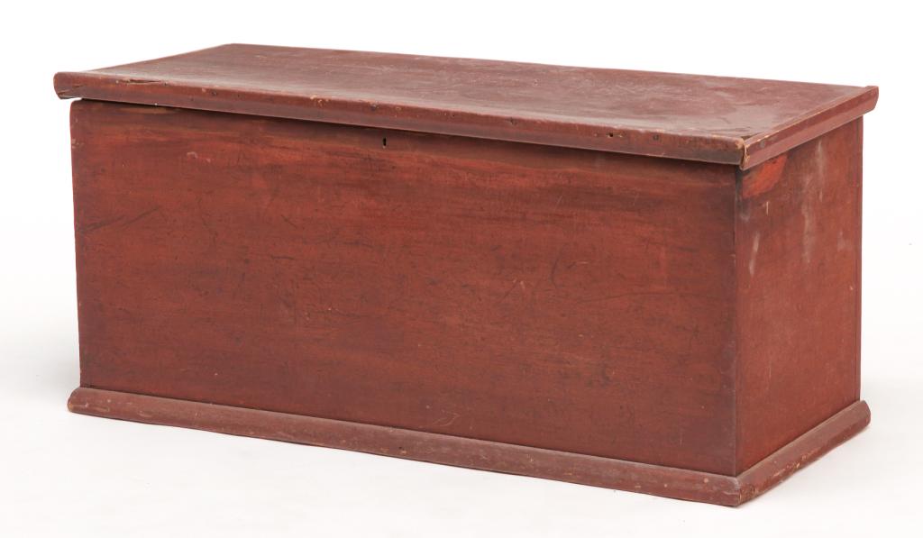 AMERICAN COUNTRY SHERATON BLANKET CHEST. (1 of 4)