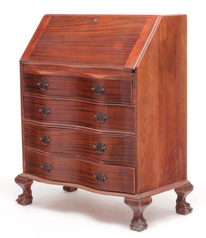 AMERICAN CHIPPENDALE STYLE SLANT FRONT DESK. (1 of 8)