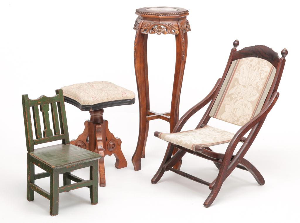 FOUR PIECES OF FURNITURE. (1 of 6)