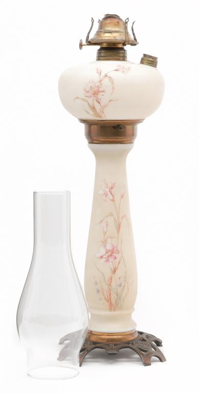 AMERICAN PLUME & ATWOOD BANQUET LAMP. (1 of 3)