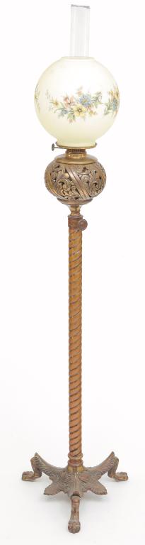 AMERICAN "MCKINNEY" ORGAN LAMP. (1 of 3)