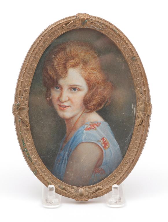 EUROPEAN MINIATURE PORTRAIT OF A WOMAN. (1 of 2)