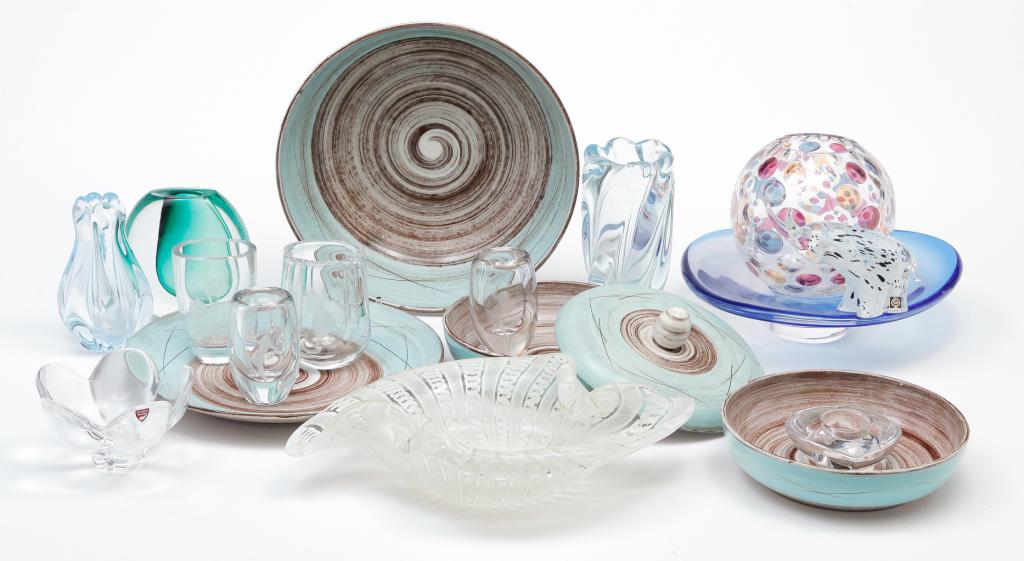 GROUP OF SANTA ANITA WARE AND  ART GLASS. (1 of 9)