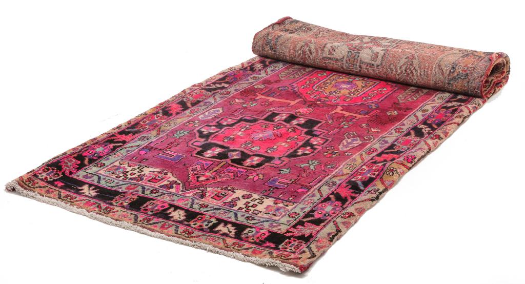 NORTHWEST PERSIAN RUNNER. (1 of 2)