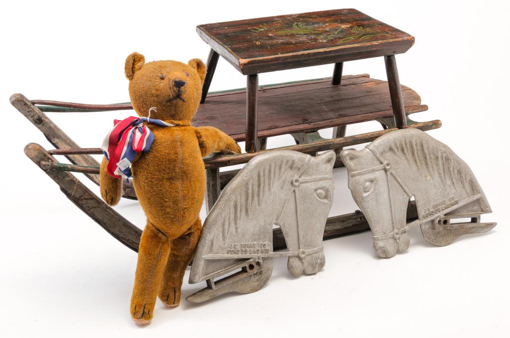 GROUP INCLUDING CHILDREN'S ITEMS. (1 of 4)