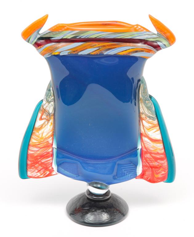 AMERICAN PETER SECREST STUDIO GLASS VASE. (1 of 3)