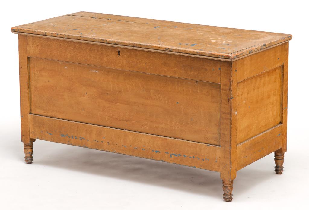 AMERICAN SHERATON BLANKET CHEST. (1 of 4)