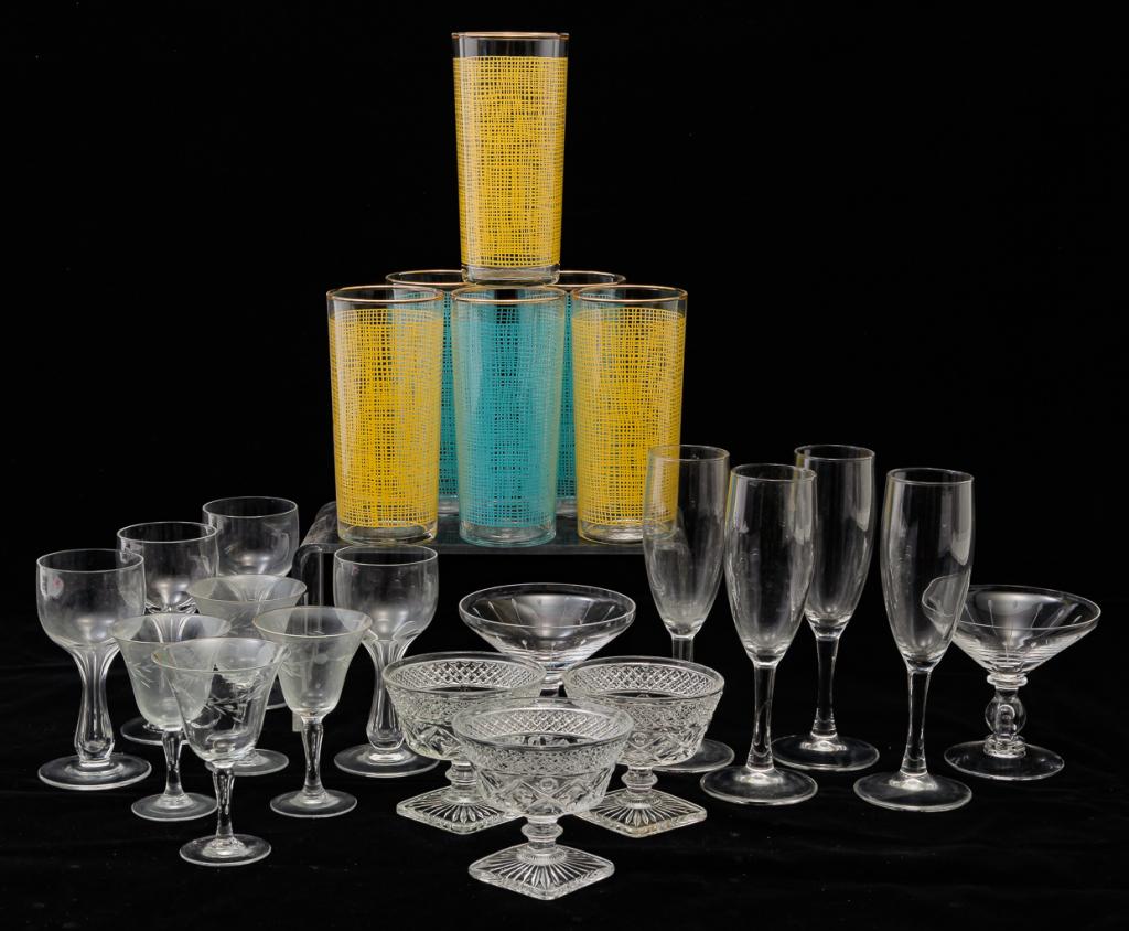 GROUP OF AMERICAN STEMWARE AND TUMBLERS. (1 of 2)