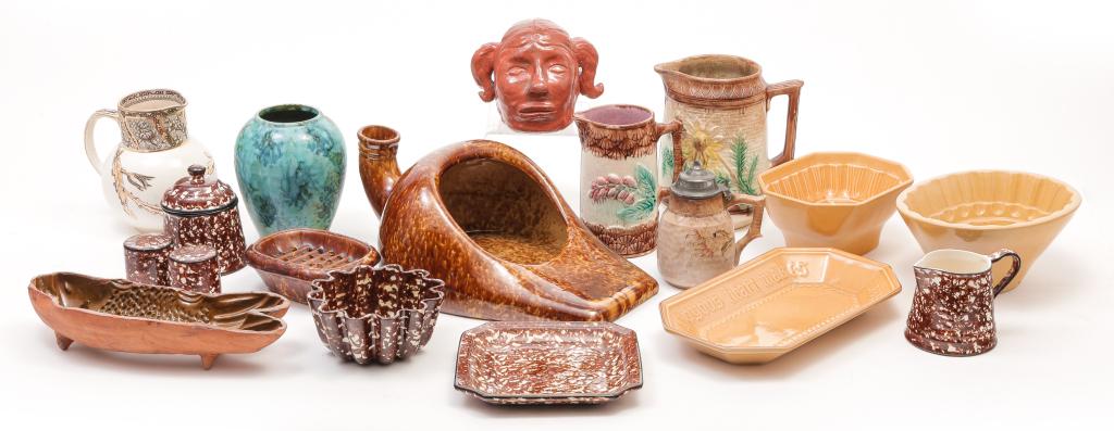 GROUP OF EARTHENWARE PIECES. (1 of 4)