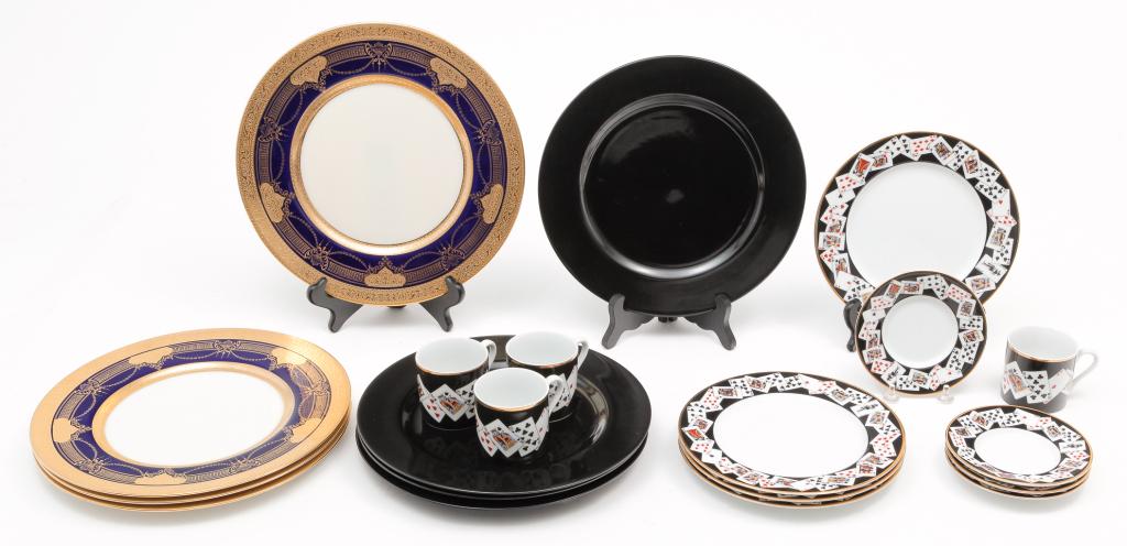 SIXTEEN PIECES OF TIFFANY & CO. CHINA. (1 of 5)