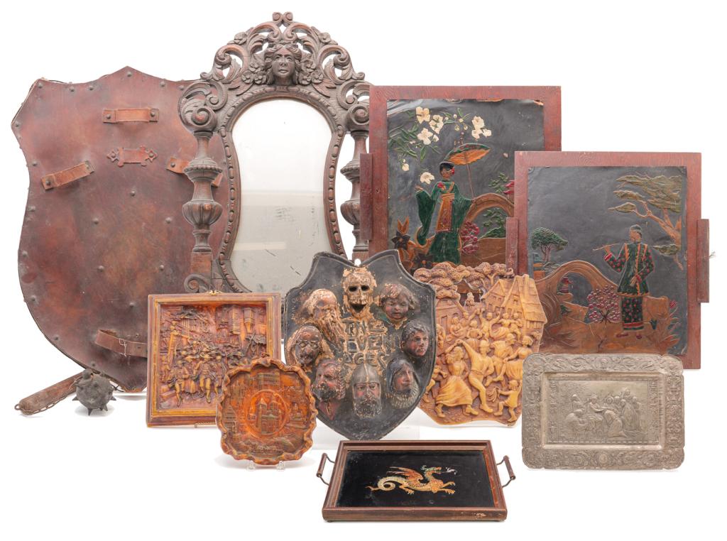 GROUP OF WALL HANGINGS AND A TRAY. (1 of 5)