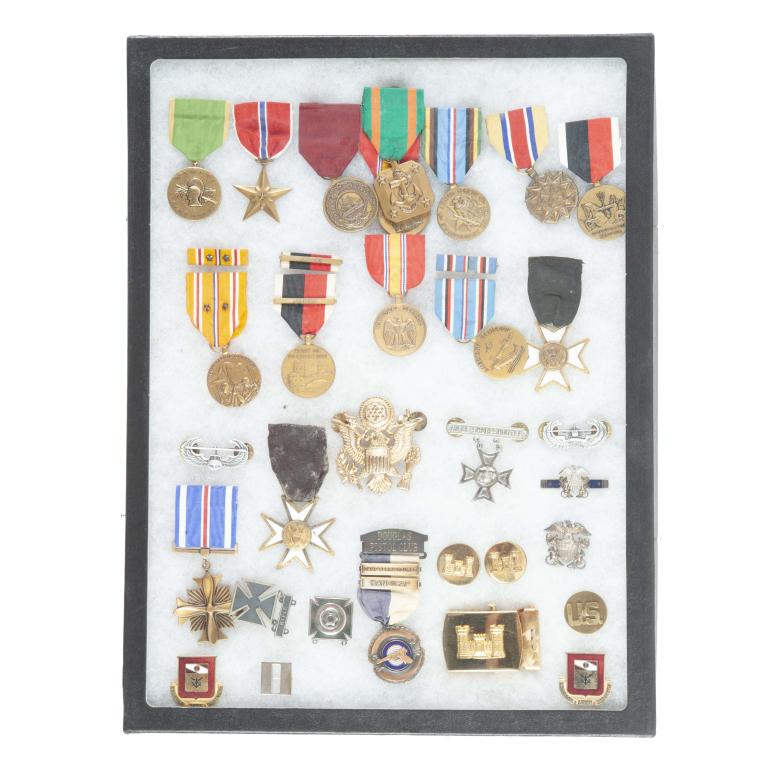 RICKER MOUNT OF VARIOUS PINS, BUTTONS, AND MEDALS. (1 of 1)