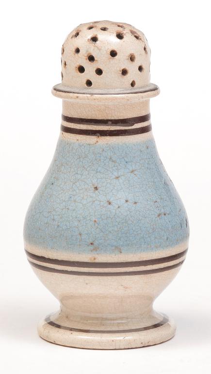 ENGLISH MOCHA PEPPER POT. (1 of 2)