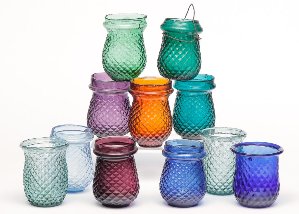 ELEVEN GLASS CHRISTMAS LIGHTS. (1 of 3)