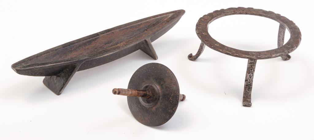 AMERICAN IRON TRIVET AND HERB GRINDER. (1 of 3)