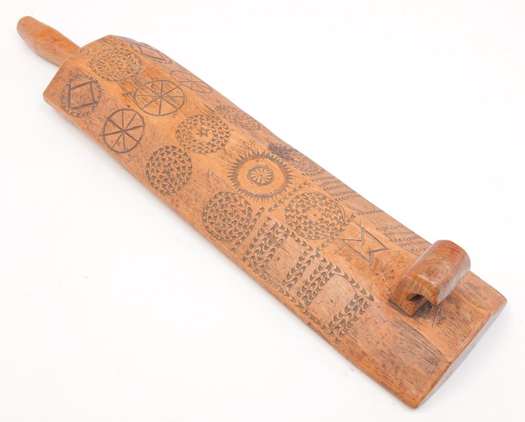 CONTINENTAL INCISED SMOOTHING BOARD. (1 of 3)