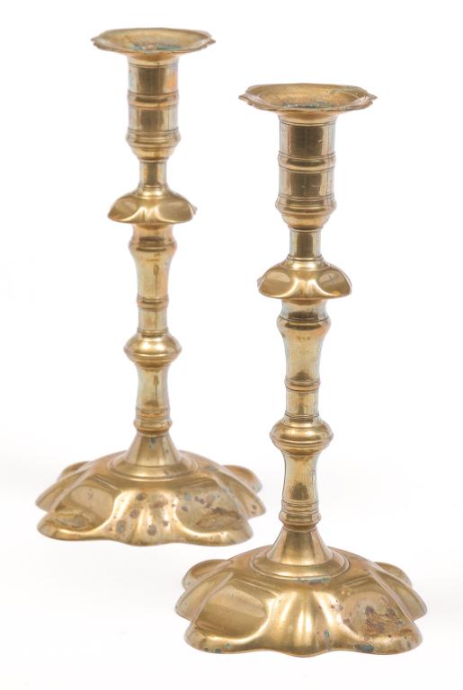 PAIR OF ENGLISH QUEEN ANNE BRASS CANDLESTICKS. (1 of 3)