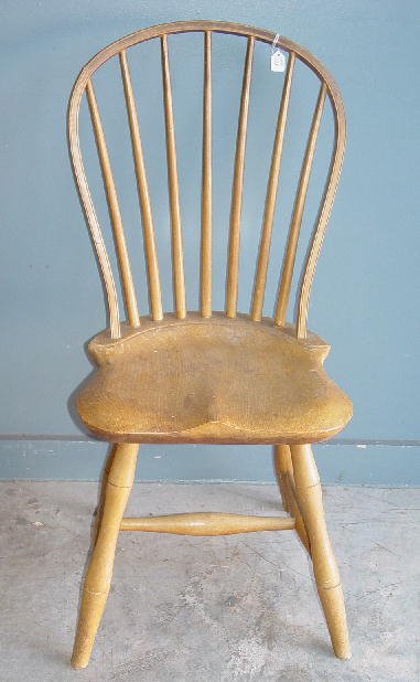CHILD'S BOWBACK WINDSOR SIDE CHAIR. Mixe