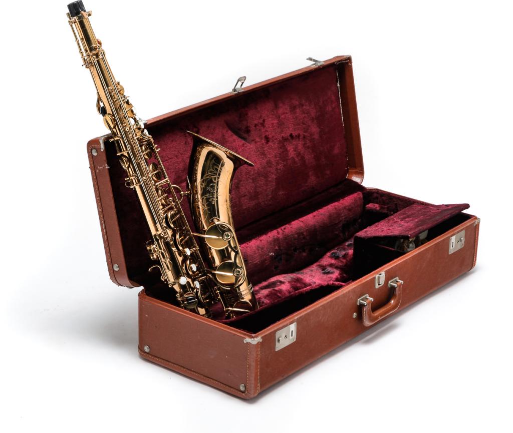 FRENCH "SELMER" MARK VI ALTO SAXOPHONE.: Second half 20th century. Fairly good condition with some scratches and a little corrosion. In original case.